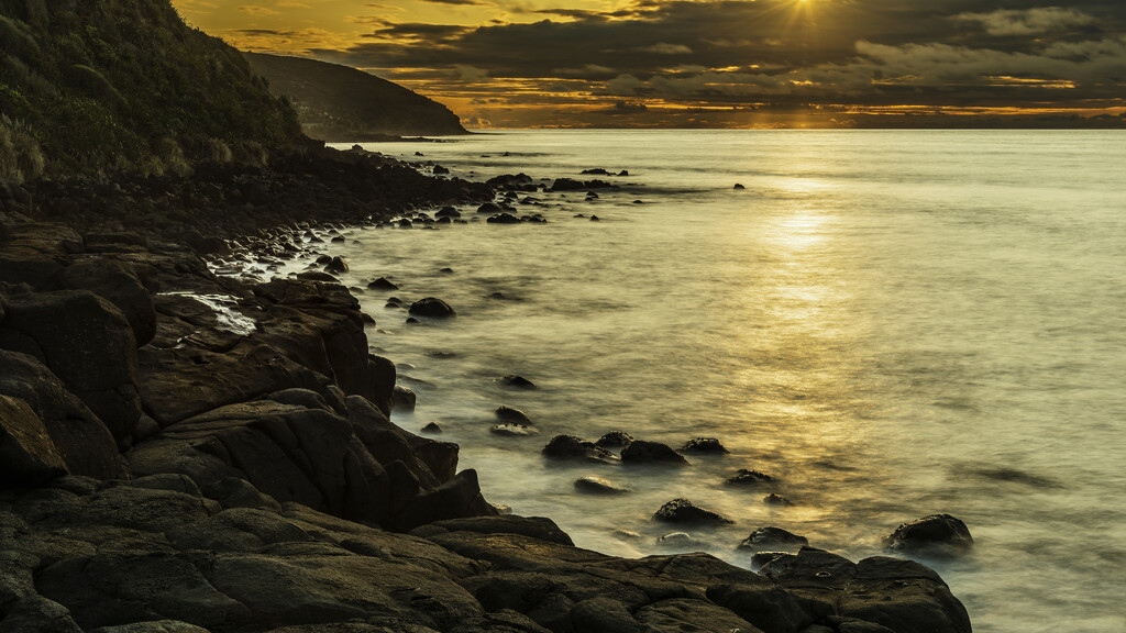 Nearing Sunset at Manu Bay by nickspicsnz