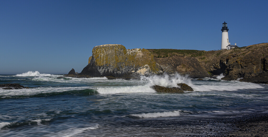 Yaquina Head Lighthouse by theredcamera