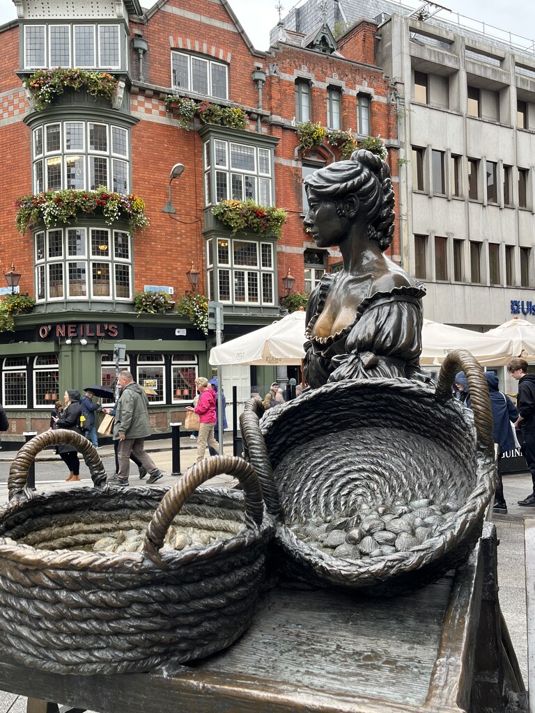 Molly Malone by graceratliff