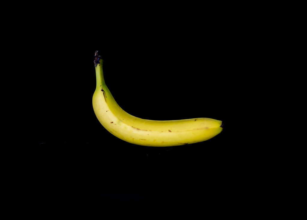 It's a banana. by epcello