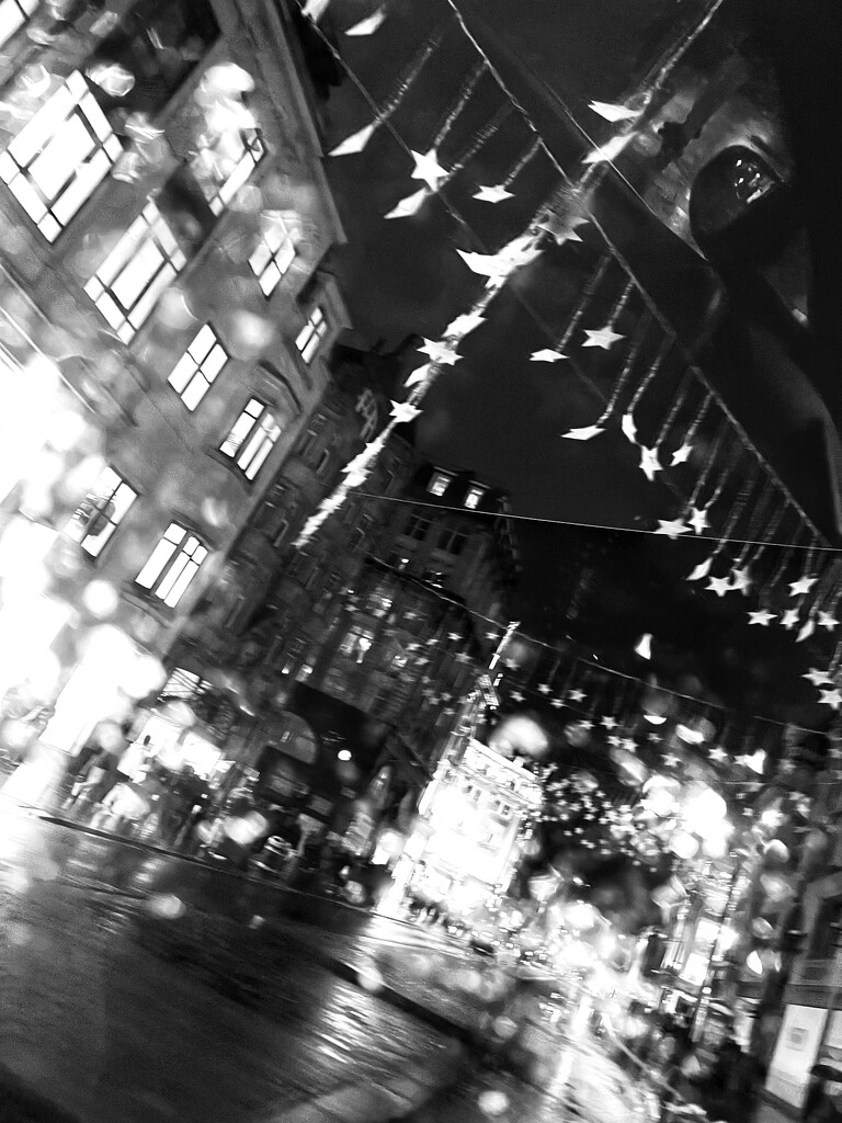 London in the rain  by rensala