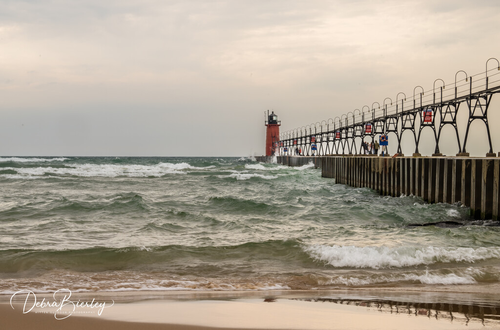 South Haven Lighthouse by dridsdale