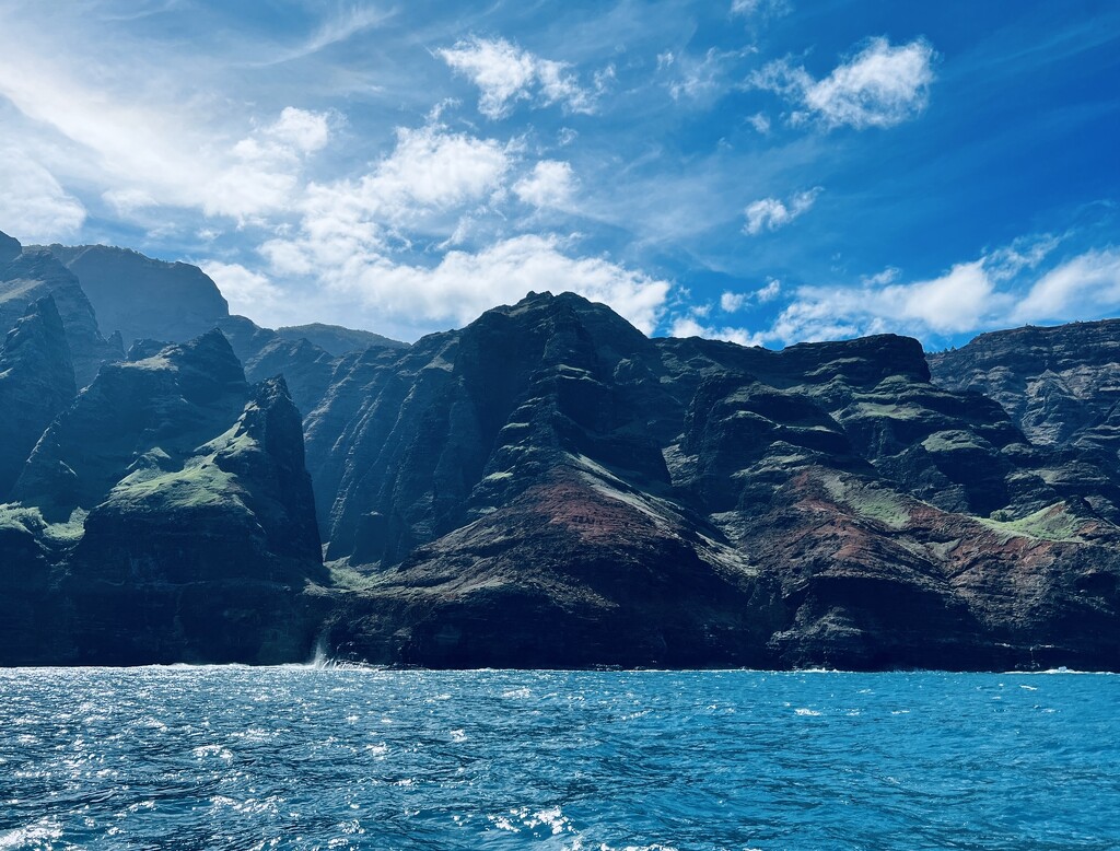 Sailing the Napali Coast by redy4et
