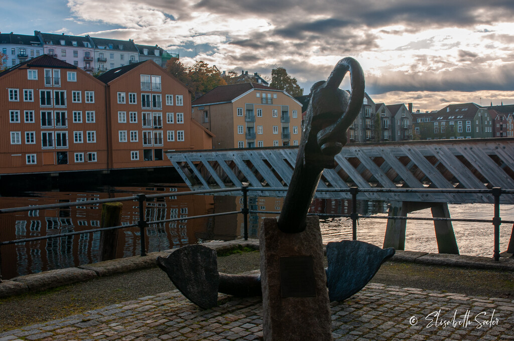 Anchor and the piers by elisasaeter