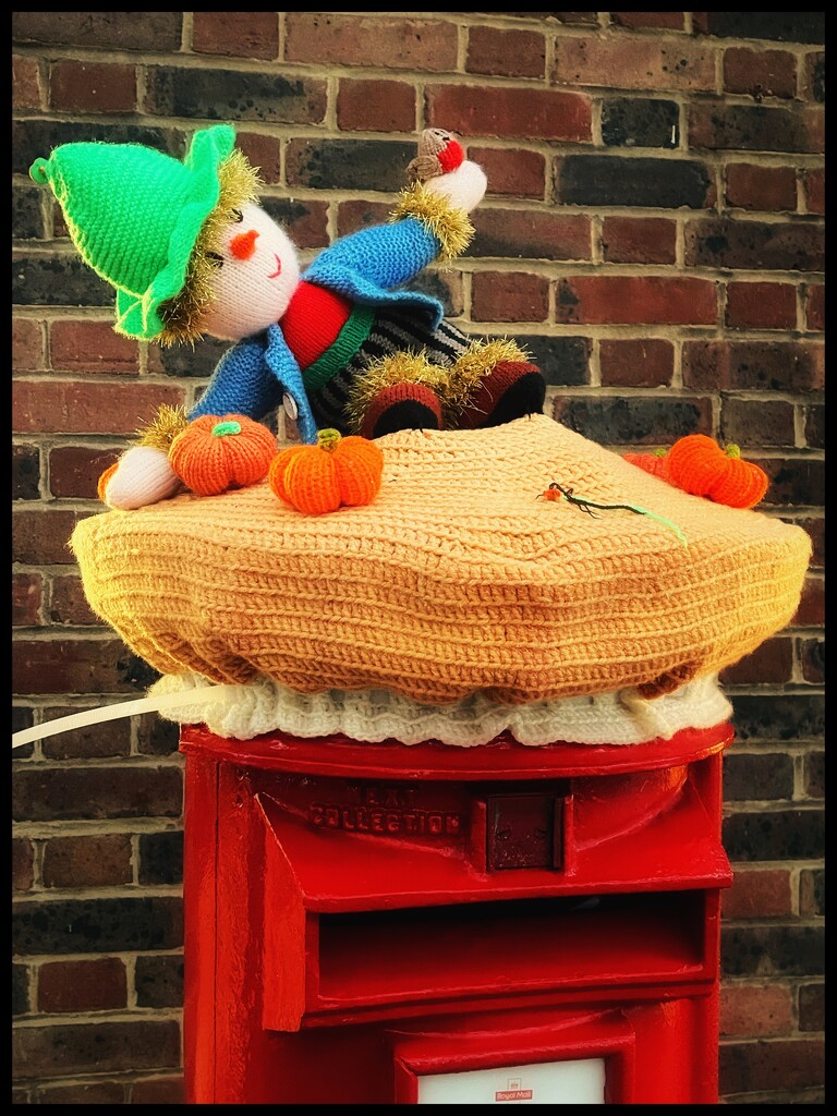 Halloween post box by moonbi