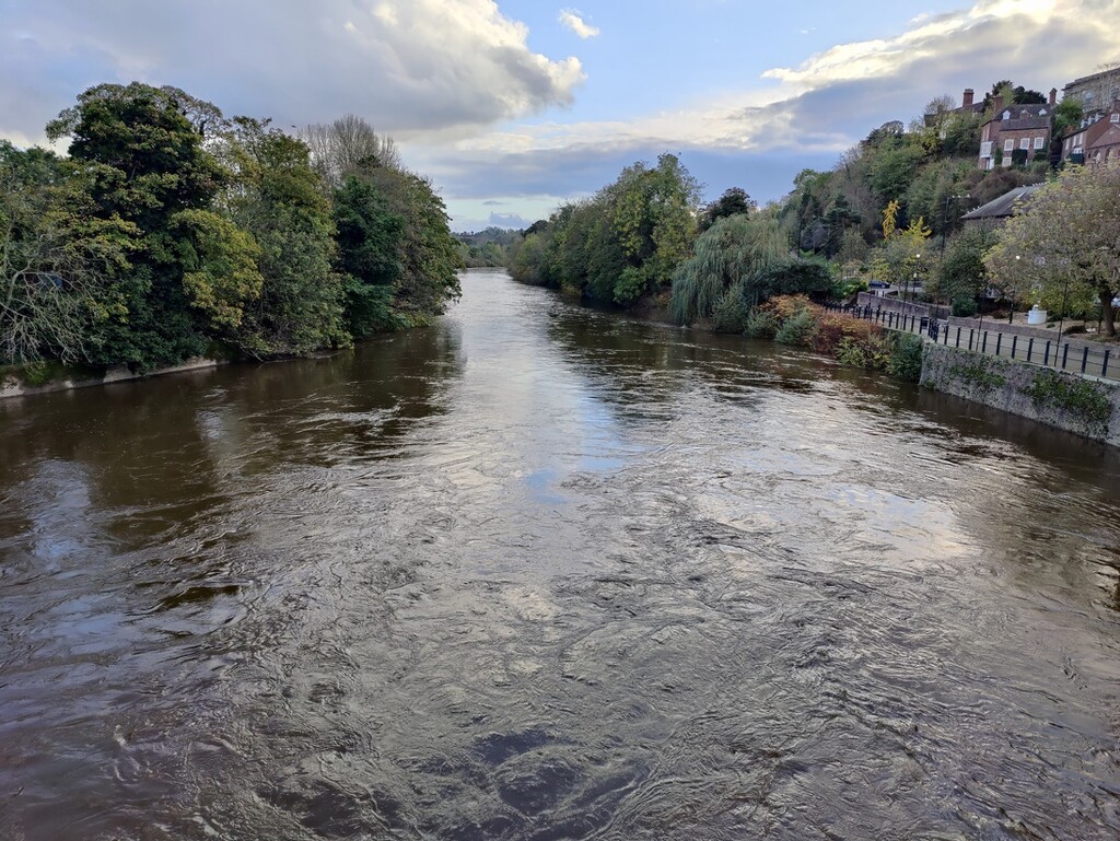 River Severn by roachling
