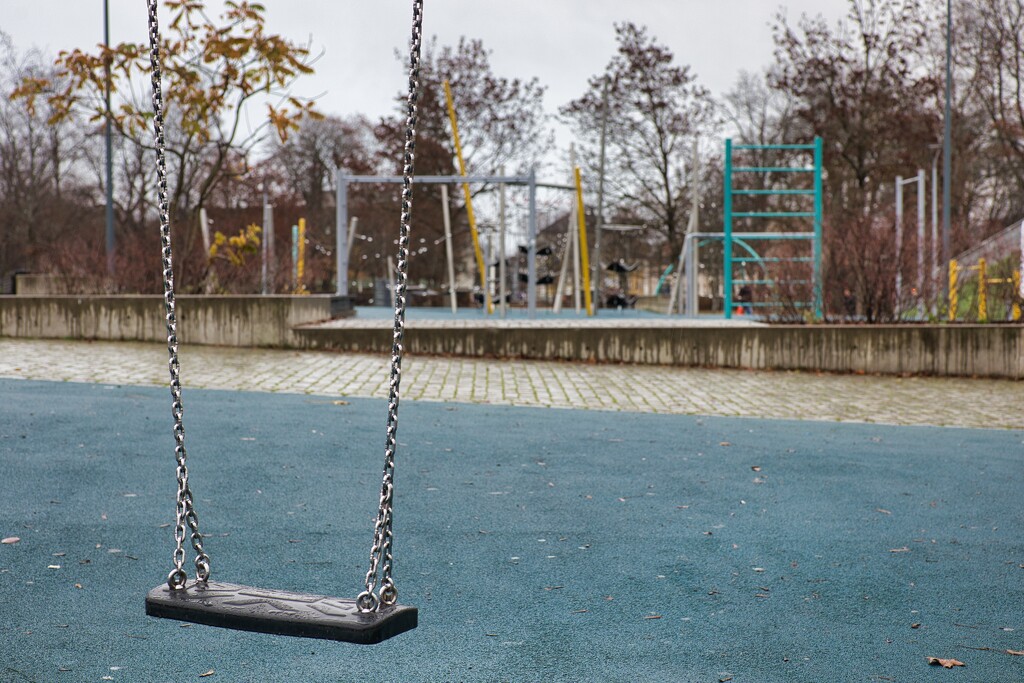 Empty playground by okvalle