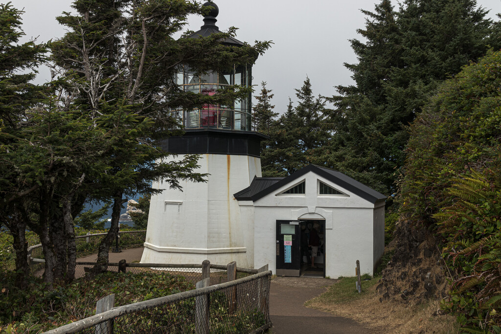 Cape Meares Lighthouse, Oregon by swchappell