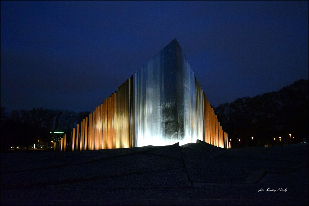 The illuminated 1956 monument by kork