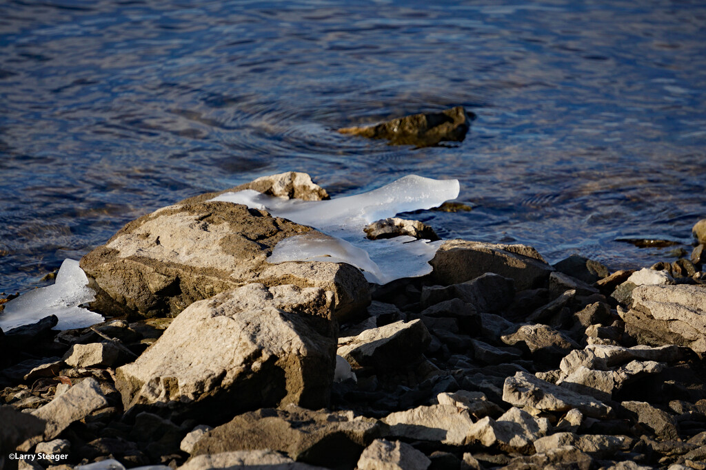 Ice on the rocks by larrysphotos