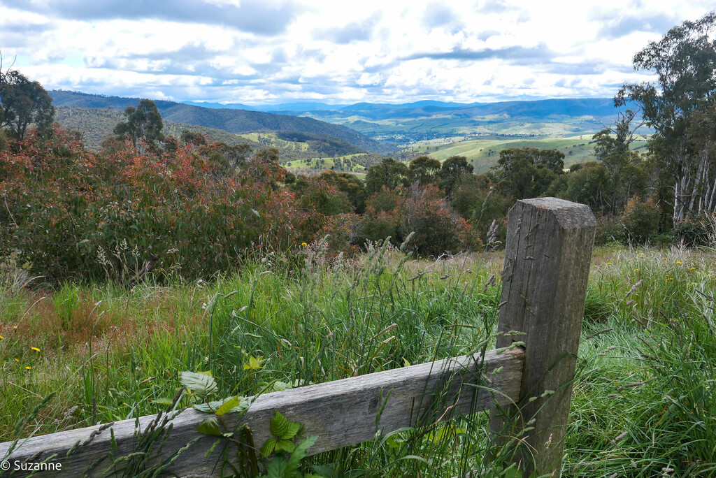 Across the Omeo Valley  by ankers70