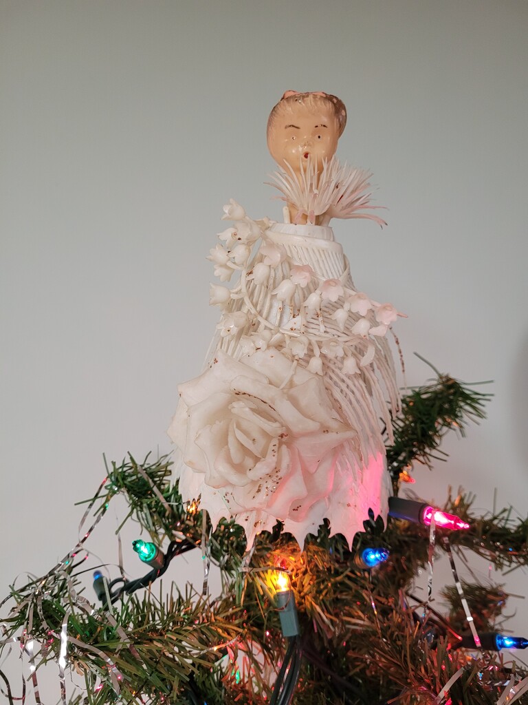 Ugliest Tree Topper Ever by scoobylou