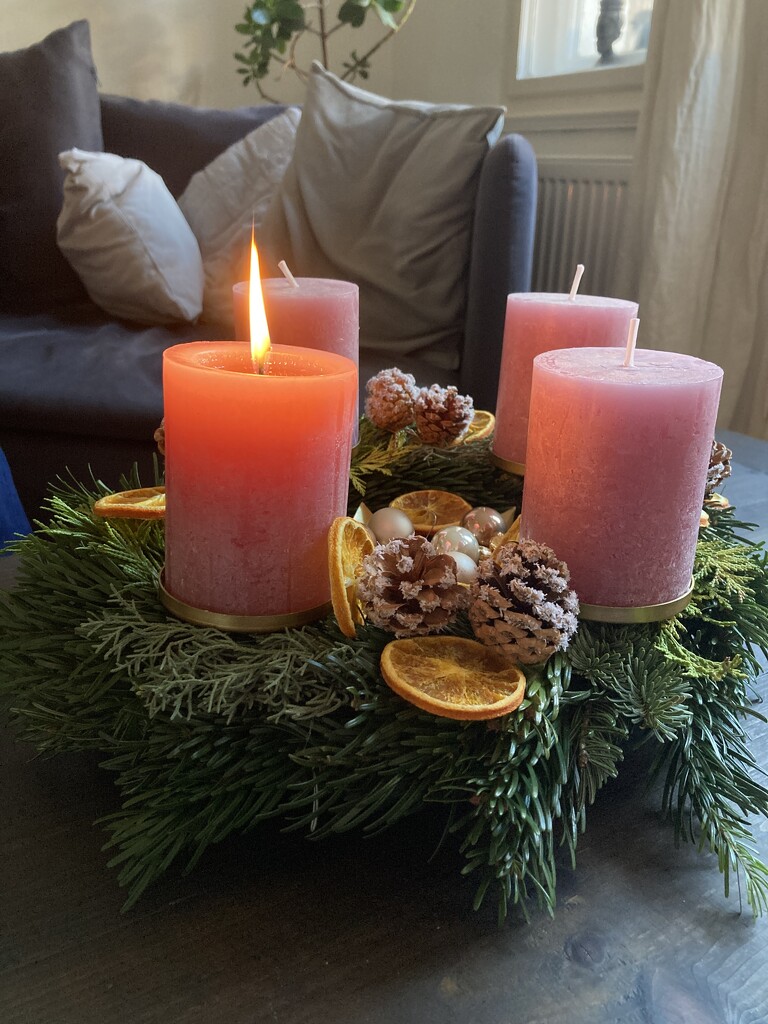 Homecrafted Adventskranz by elainepenney