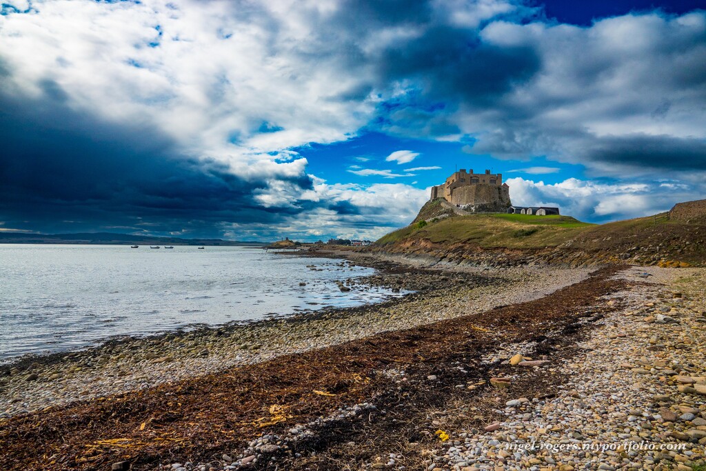 Lindisfarne Castle by nigelrogers