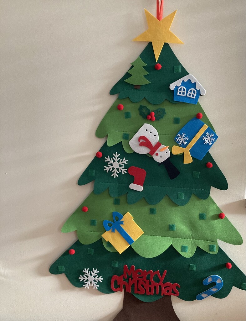 Oh Christmas Tree by narayani