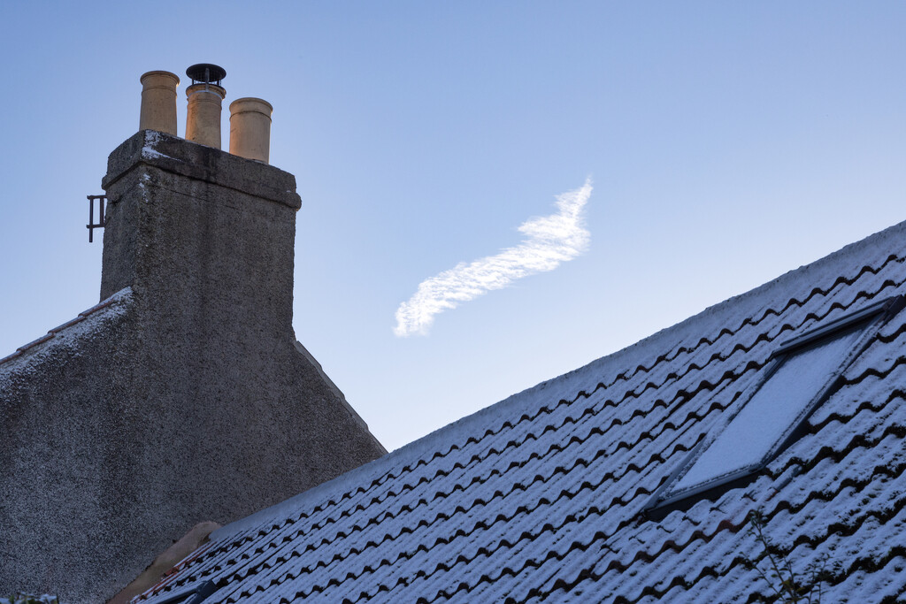 Interesting cloud above the rooftops! by billdavidson