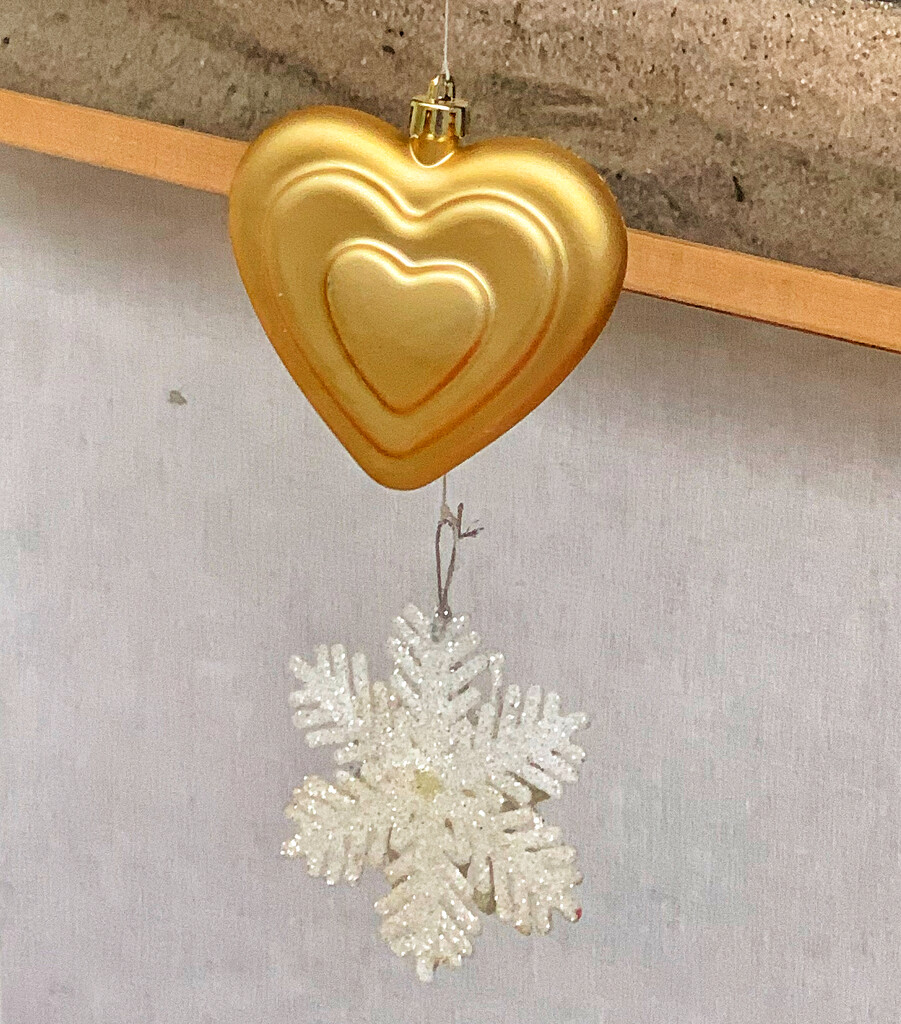 Golden heart and snowflake.  by cocobella