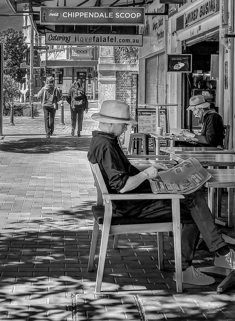 Morning paper B&W by gosia