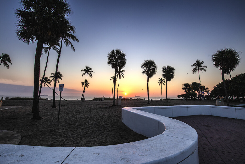 Ft Lauderdale Curve  by pdulis