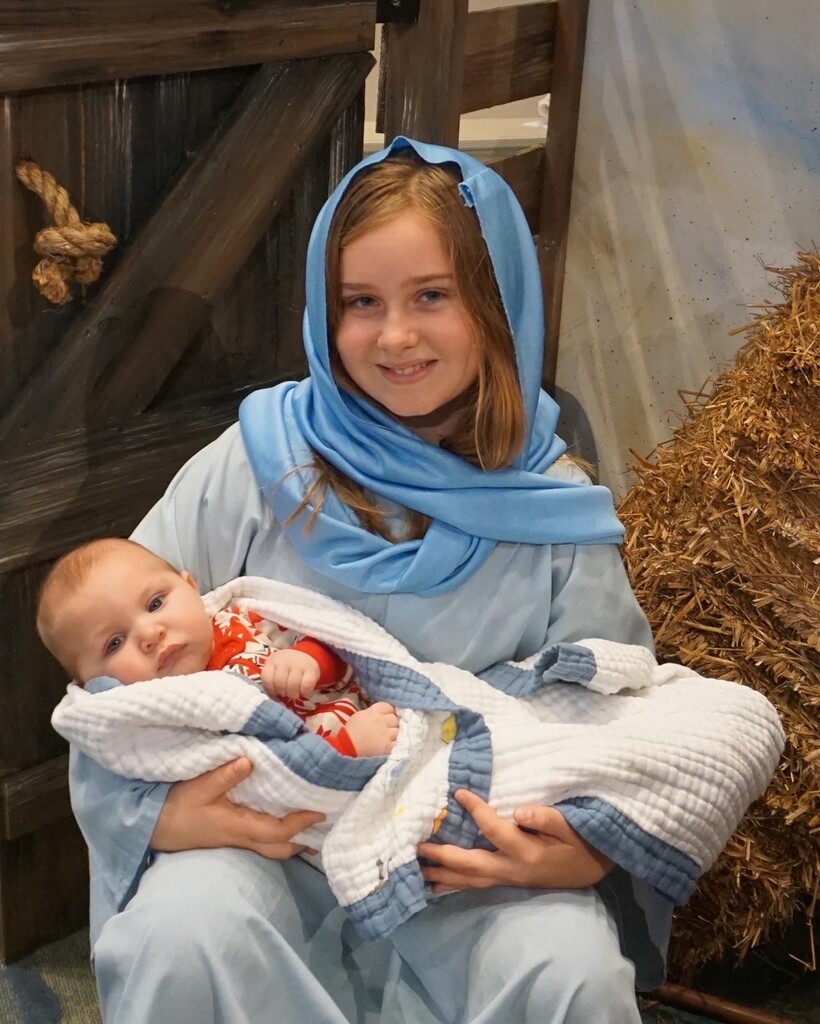 Mary and Baby Jesus by allie912