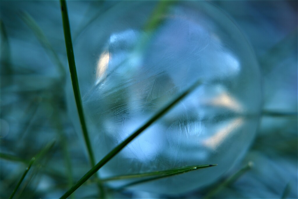 freezing bubble.... by ziggy77
