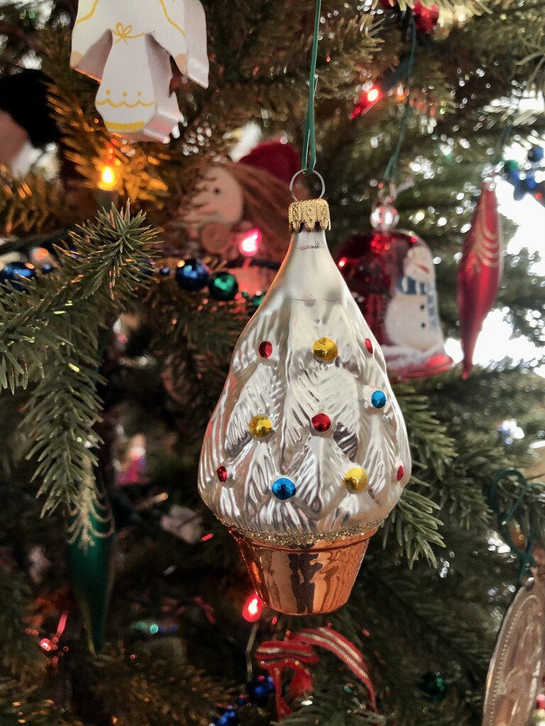 Ornaments! 19 by loweygrace