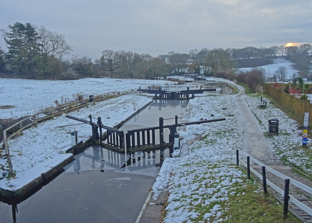 A cold and icy day, Leeds & Liverpool Canal  by marianj