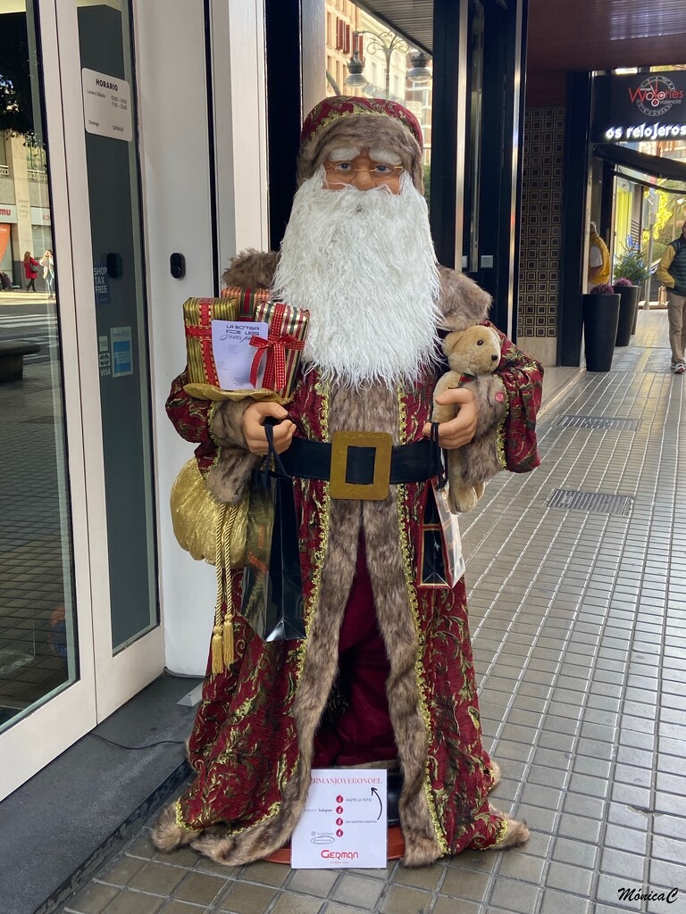 Posh Santa by monicac