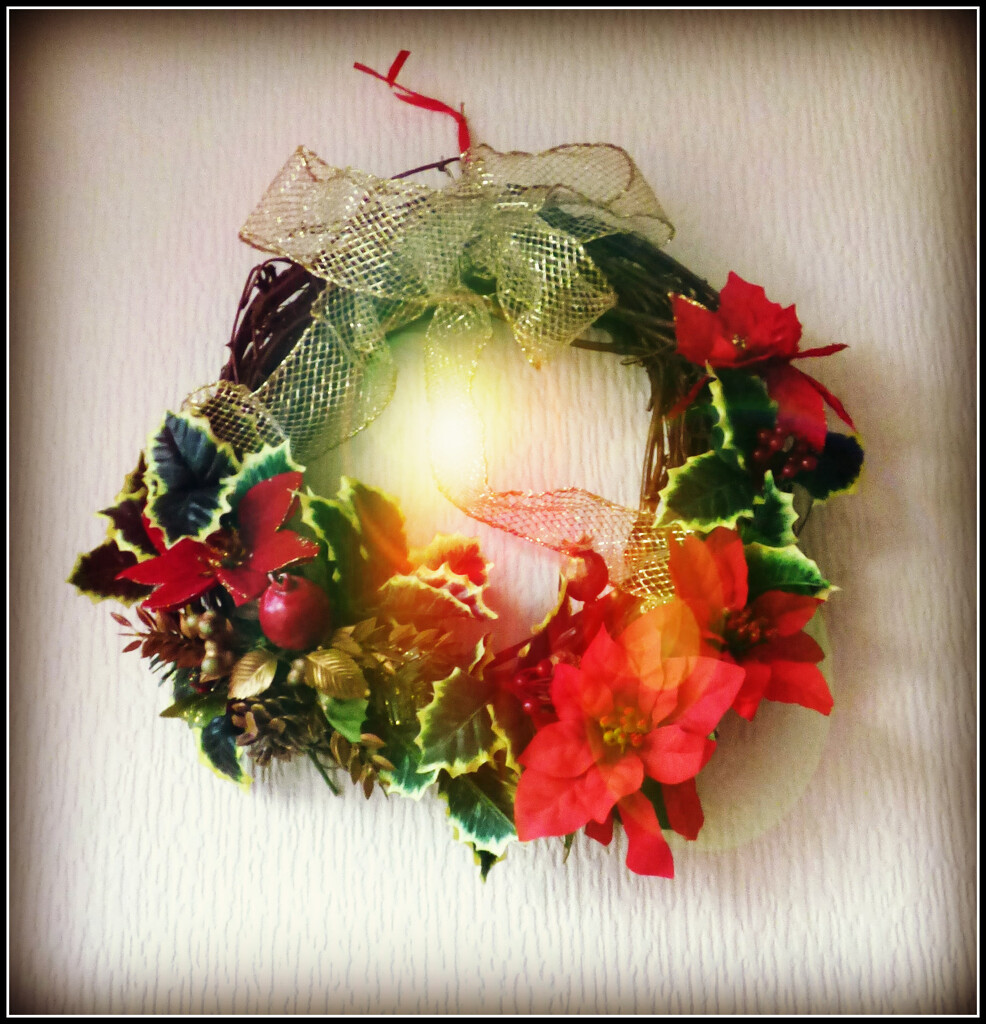 Christmas Wreath. by beryl