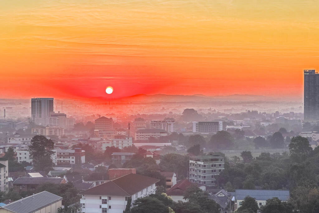 Sun Rise by lumpiniman