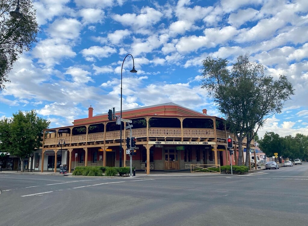 The Union Pub, Wagga Wagga by nicolecampbell