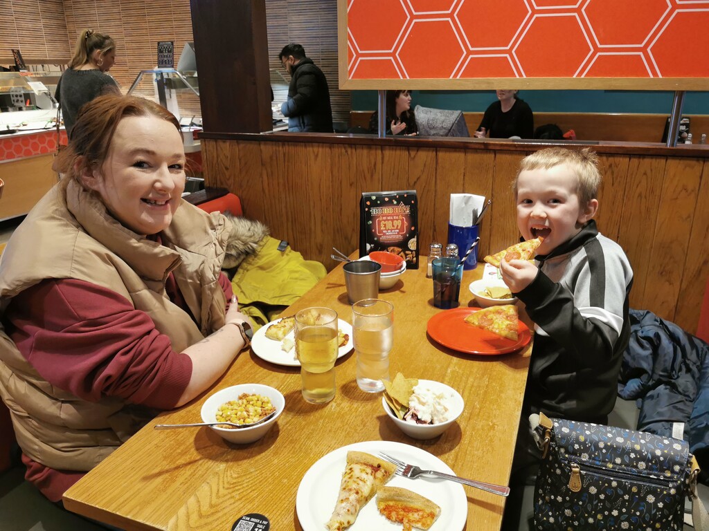 Pizza Hut  by plainjaneandnononsense