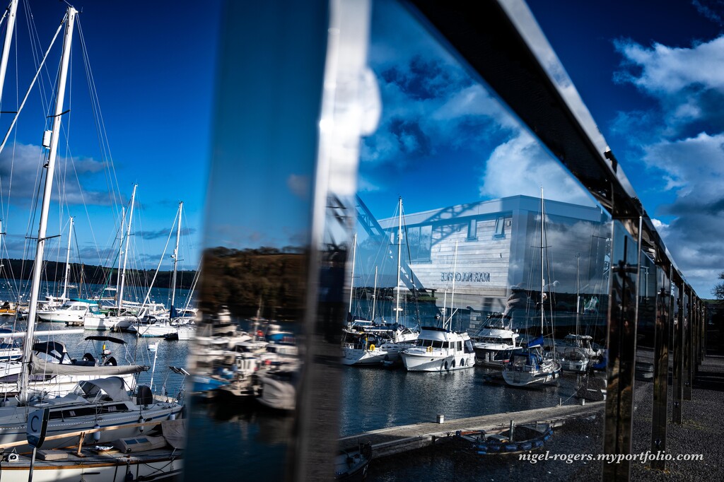 Glass panel reflections by nigelrogers