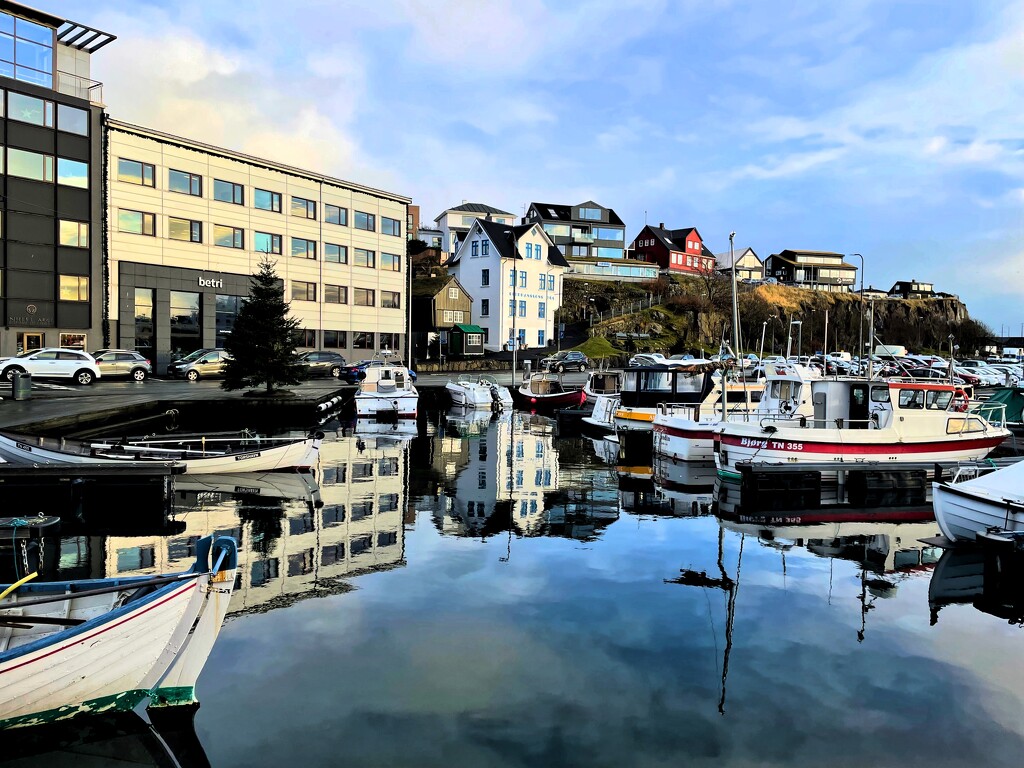  Tórshavn, small boat harbor by mubbur