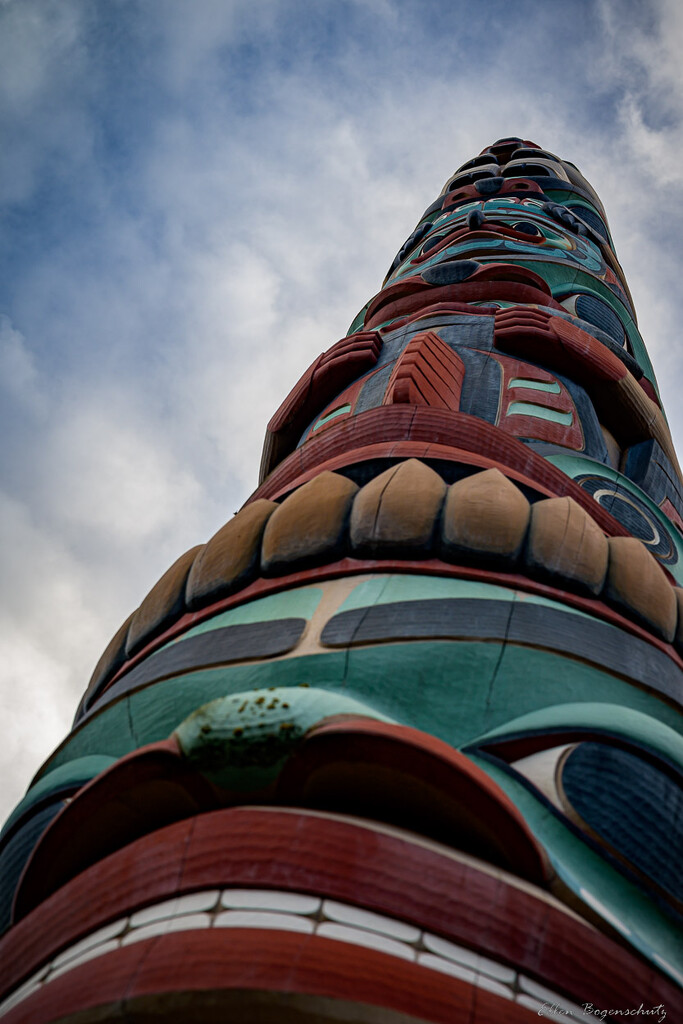 Totem Pole  by theredcamera