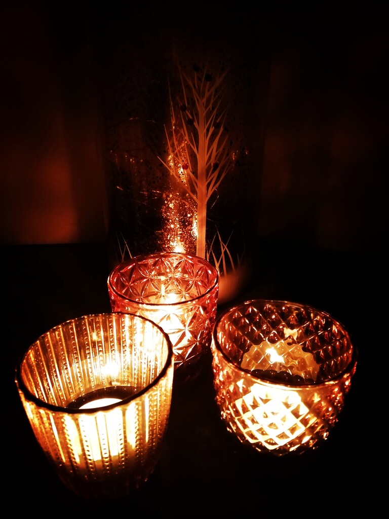 Candlelight by flowerfairyann