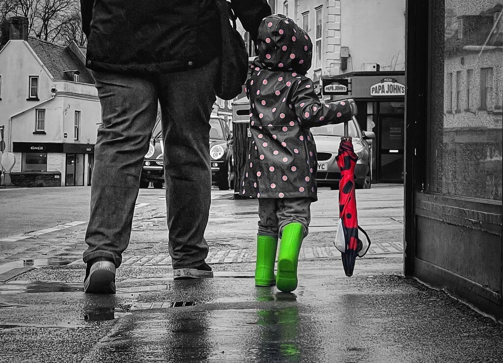 Green wellies and Red Brolly! by gaillambert