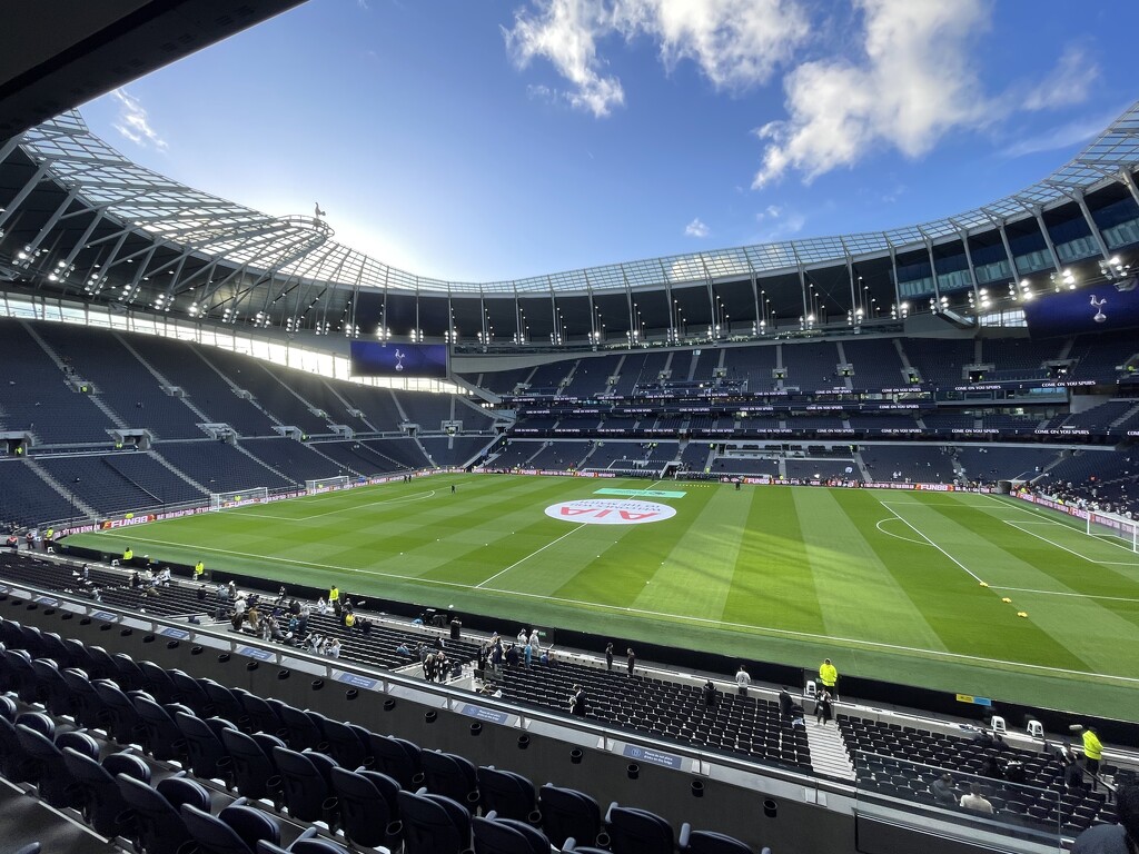 Tottenham Hotspur Stadium  by jeremyccc