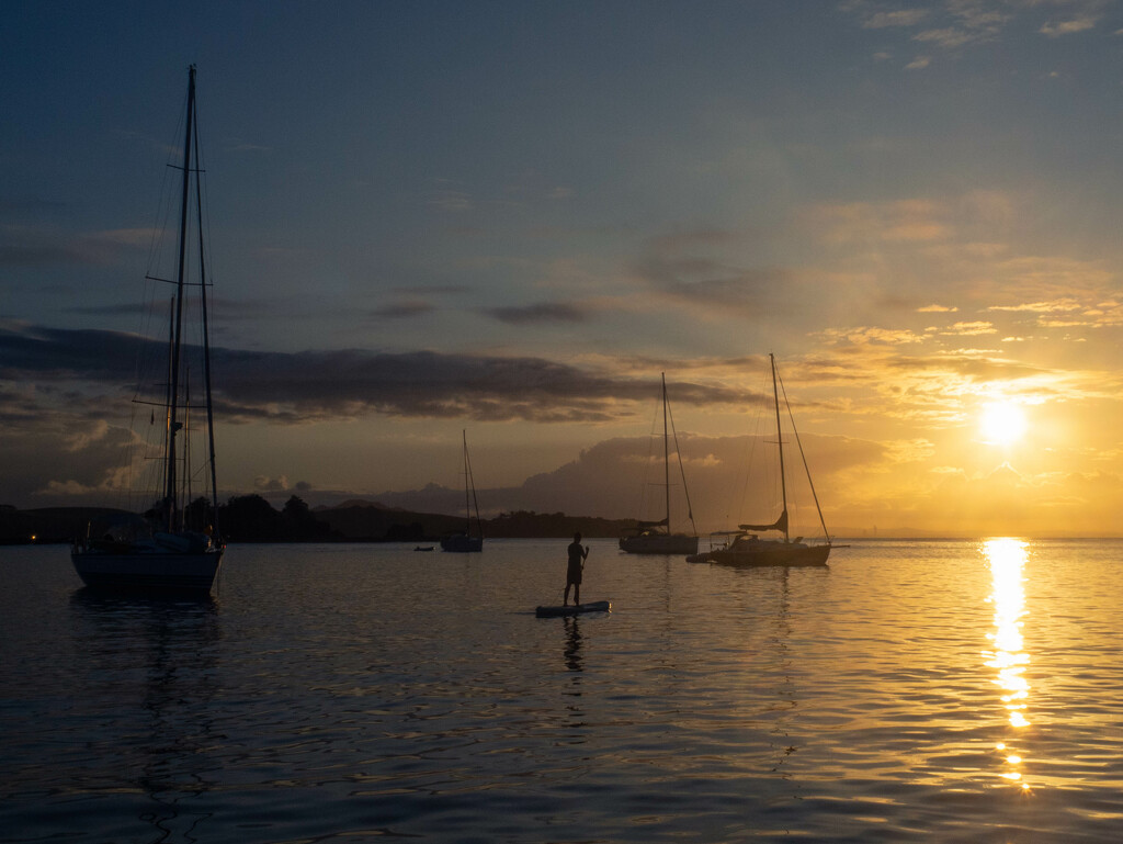 Paddling by christinav