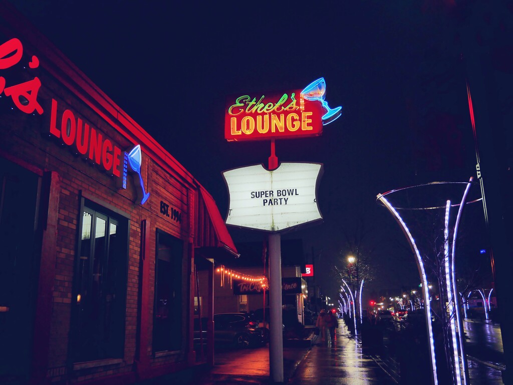 Ethel’s Lounge by ljmanning