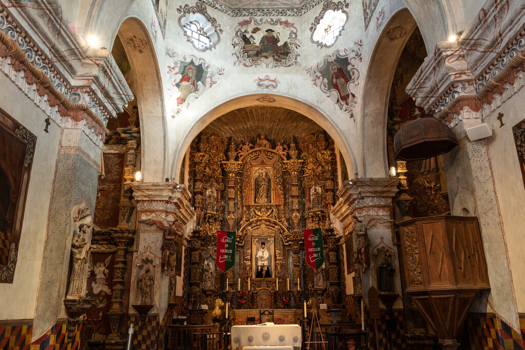 The Pulpit, Alter, Sanctuary and Apse by tosee