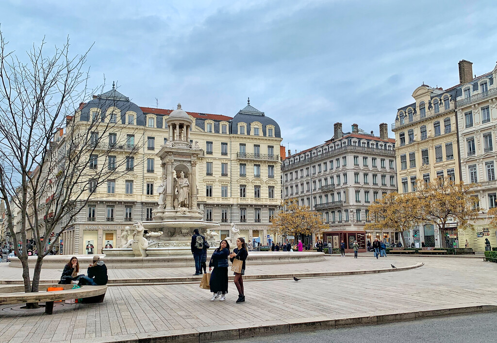 Strolling in Lyon.  by cocobella