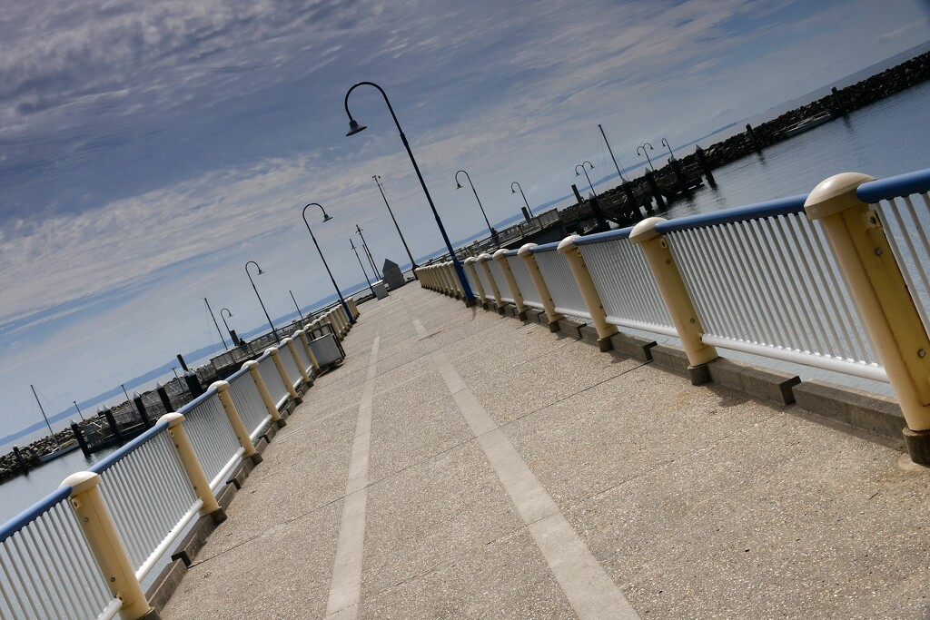 Redcliffe pier by mirroroflife