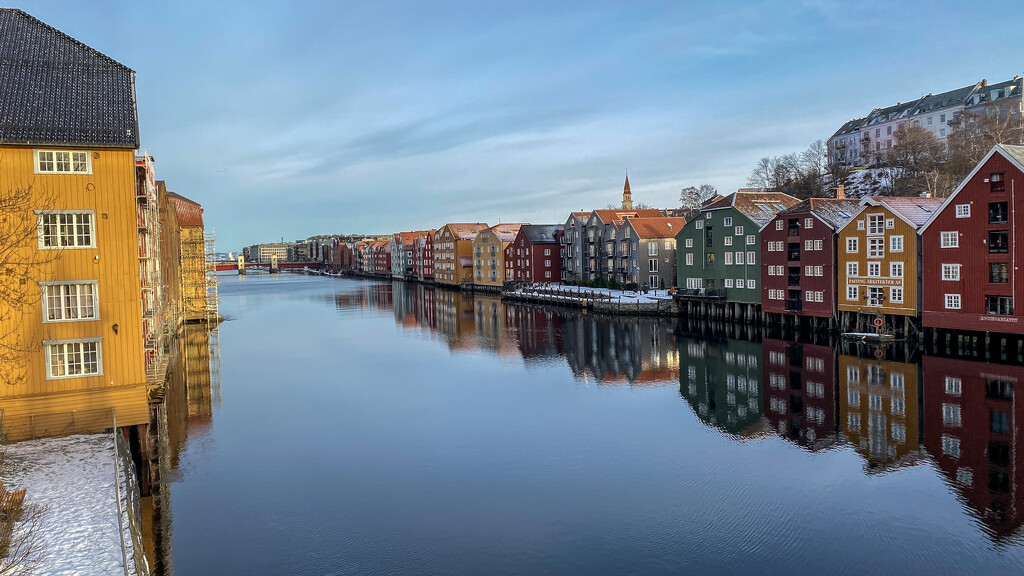 The piers at Nidelva by elisasaeter