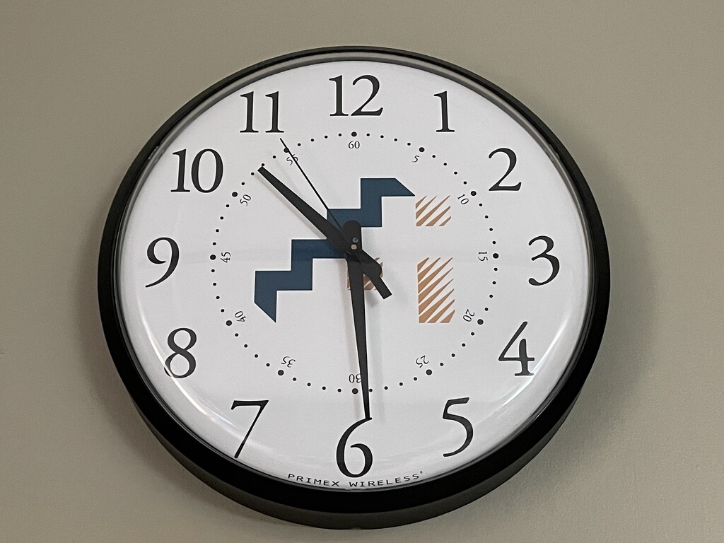 Worst clock background of all time by margonaut