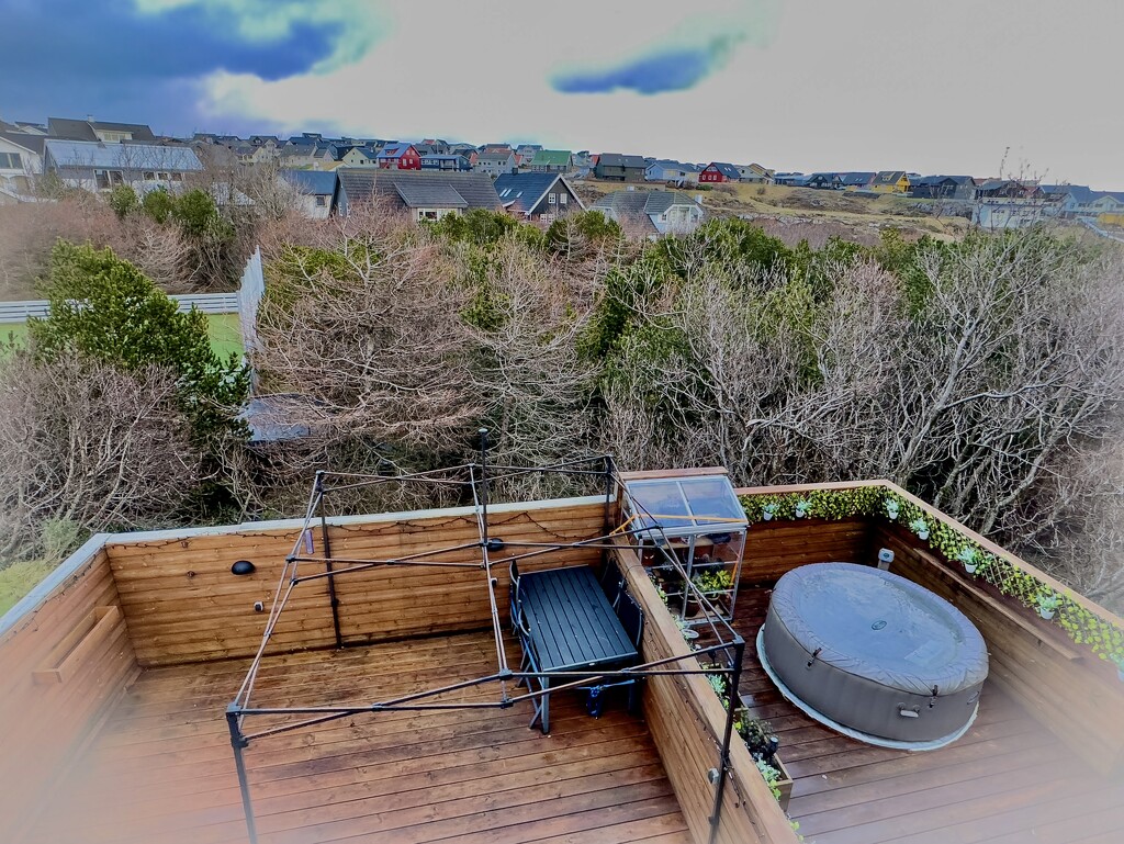 My backyard. Hoyvík by mubbur
