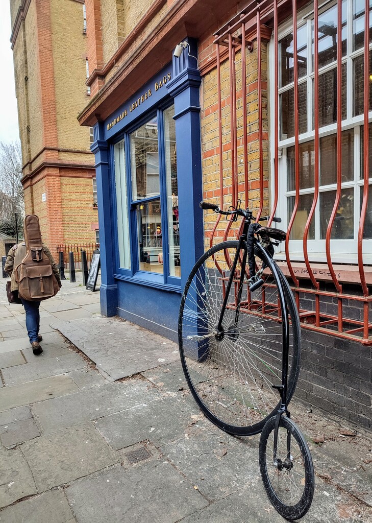 Penny farthing  by boxplayer