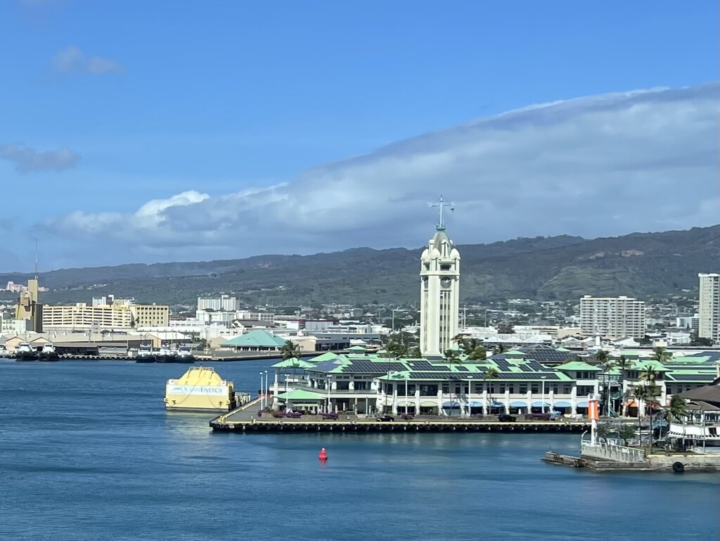View of Honolulu Harbor by mamabec