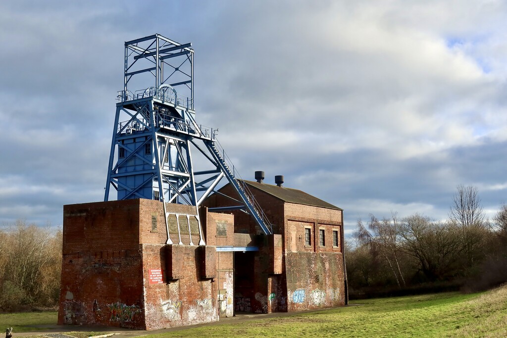 Barnsley Main Pit  by neil_ge