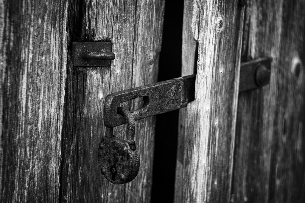 The lock by keramin